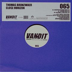 Thomas Bronzwaer - Close Horizon - Vandit
